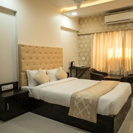 Hotel Dhavalgiri Тхане Экстерьер фото