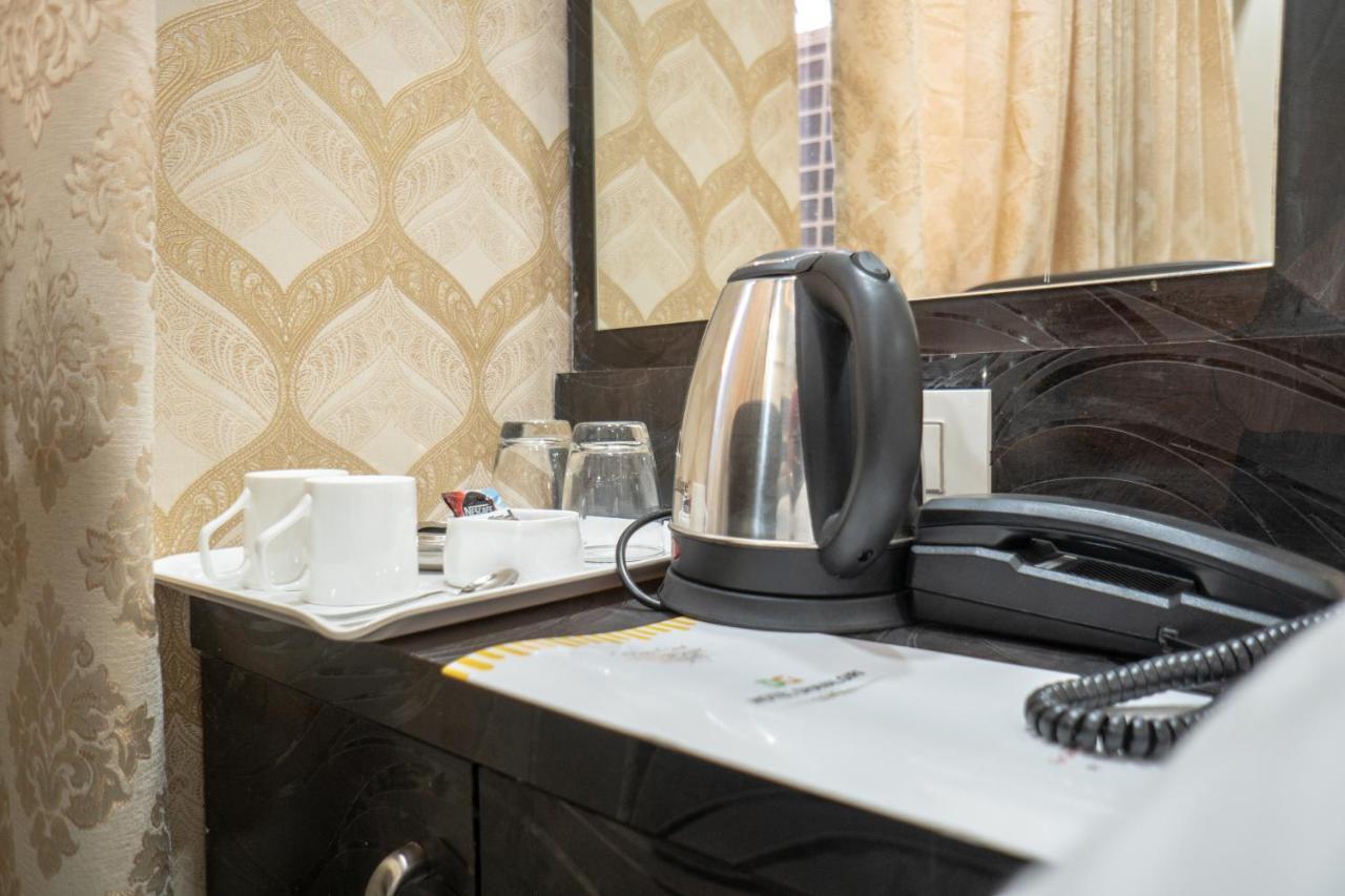 Hotel Dhavalgiri Тхане Экстерьер фото